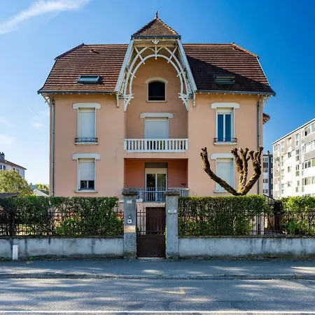Le Croizat 8. Parking. Clim. Buanderie Apartment *