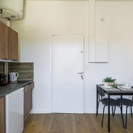 Apartment Le Croizat 8. Parking. Clim. Buanderie *